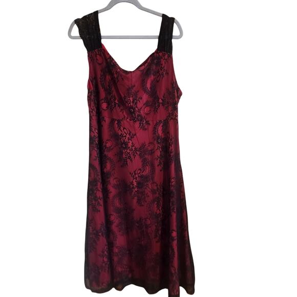 Vintage-Inspired Red & Black Lace Cocktail Dress – Size 1X – Romantic - Picture 3 of 4